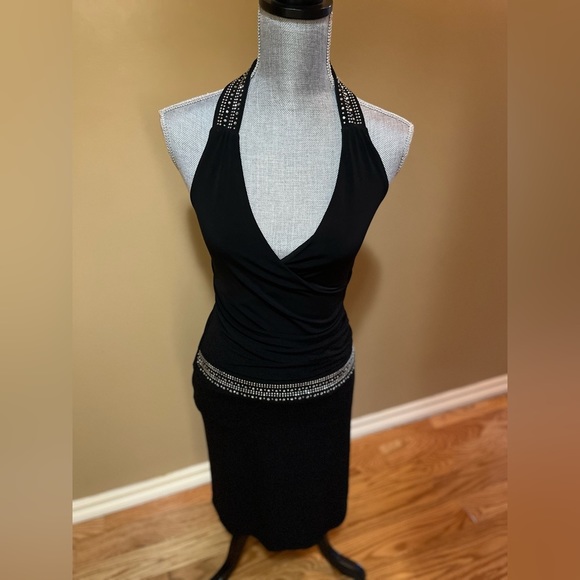 Le Chateau Dress - Picture 7 of 12